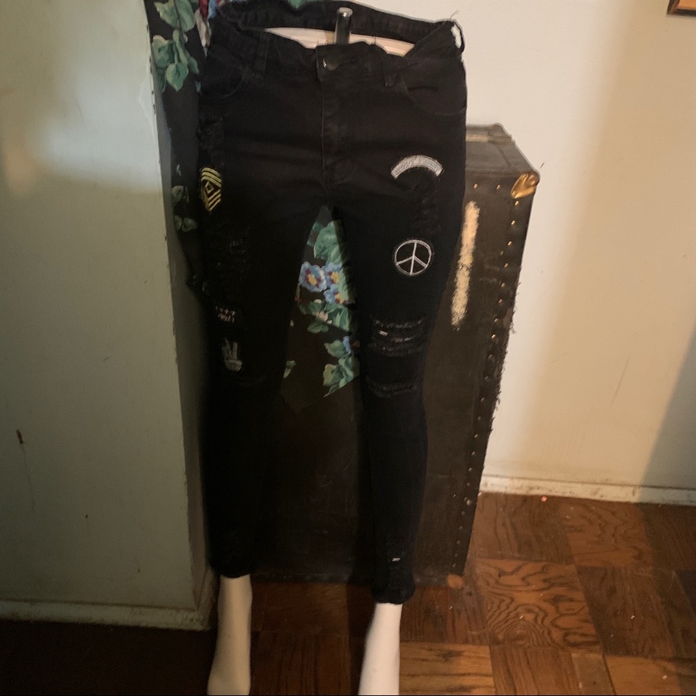 Black denim size 28 Fashion jeans with patches distressed dark new no tags